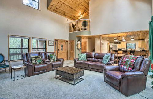 Spacious Pine Mountain Club Cabin with Fire Pit - Foto 4