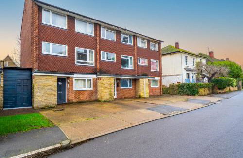 Kingston 5 Bed 2 Bath Contractors Close to Station - Foto 2