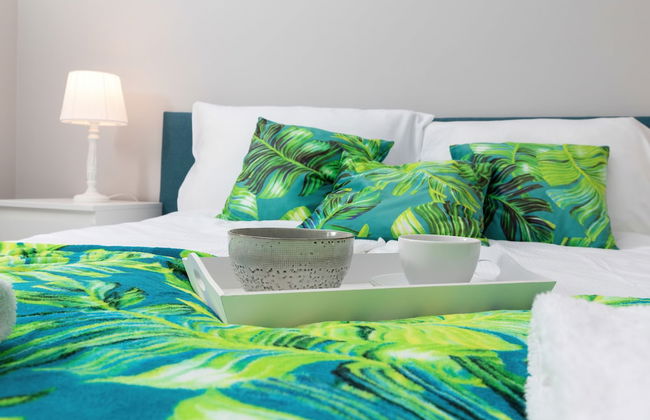 Coast Apartment With Terrace by Renters - Photo 40