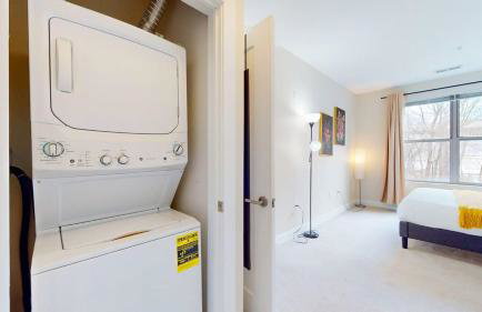 Modern Comforts Free Gym Access - Foto 11