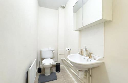 Last-Minute Specials l Modern 2 Double Bed Apartment for 5 Guests l Hofin Stays Short Lets & Serviced Accommodation - Foto 13