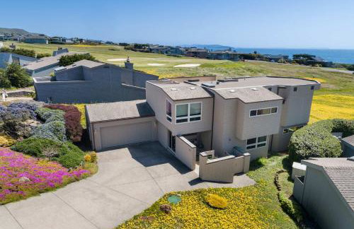 Breathtaking Views of the Pacific Ocean Rooftop Balcony Gourmet Kitchen and Hot Tub overlooking Golf Course - Foto 40