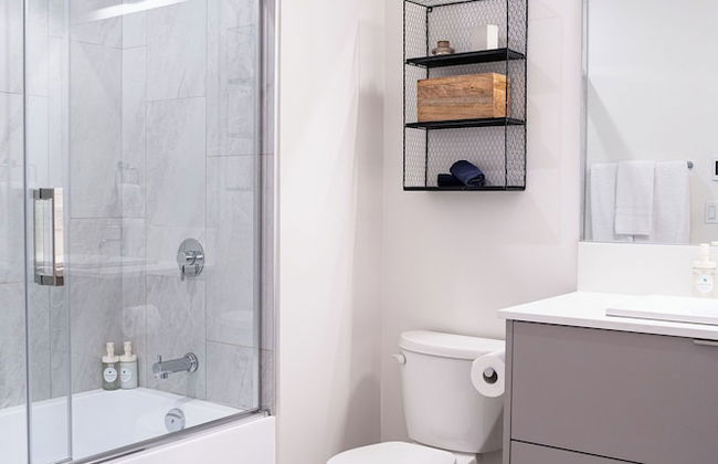 The Selkirk House by Revelstoke Vacations - Photo 32