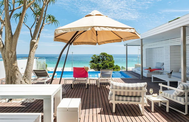 Villa Bleu Blanc in Camps Bay With Pool and Views - Foto 35