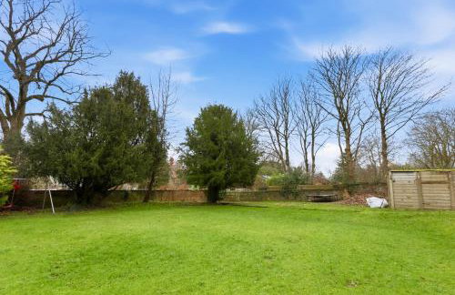 NEW Apartment with Pool Table and Parking Sleeps 7 - Foto 40