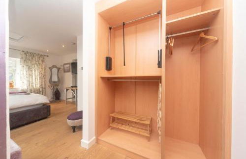 6 bedrooms beautiful home 3 bathrooms, quiet location with garden near Legoland Windsor Heathrow - Foto 52