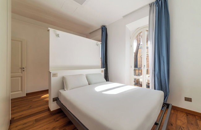 JOIVY Exclusive 2-Bedroom Villa with Private Garden - 5 minutes from the Colosseum - Photo 47
