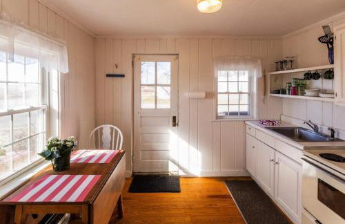 Across from Mayo beach walk to downtown - Foto 12