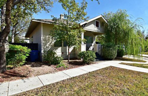 Private Hot Tub - Walk to Pearl - Pet Friendly 3BR - Foto 21