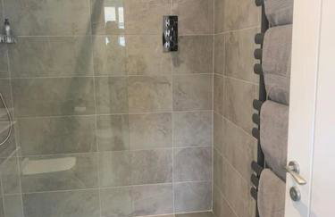 Chillout!! Sussex Flint Cottage- HotTub - Goodwood - Foto 14