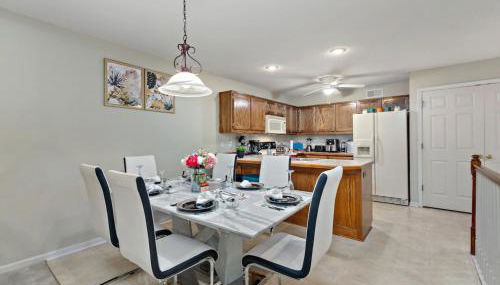 Beautiful Townhome, 11 minutes to Downtown, KCMO. - Foto 3