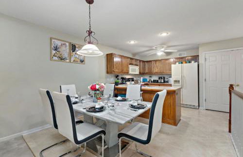 Beautiful Townhome, 11 minutes to Downtown, KCMO. - Foto 3