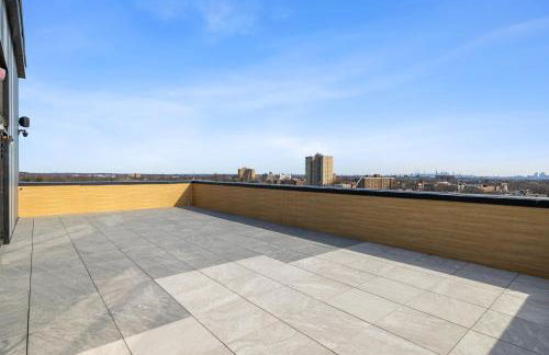 2BR 2BA, King bd, Gym, Free Parking, 8min to Train - Foto 61