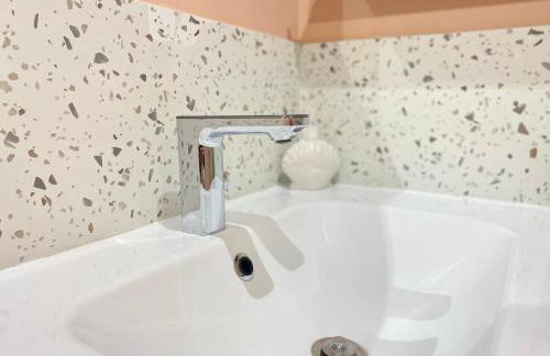 La Petite Oasis - pour 2pers - 2km du Centre Juno Beach et plage du Débarquement - 10min à pieds du centre ville & de la plage - balcon - exposition sud - stationnement & wifi gratuits - Photo 14