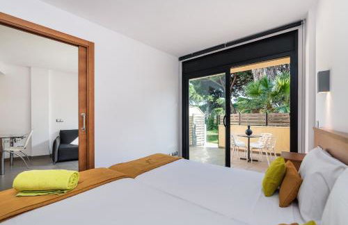 Aparthotel Las Palmeras Castelldefels - Photo 23