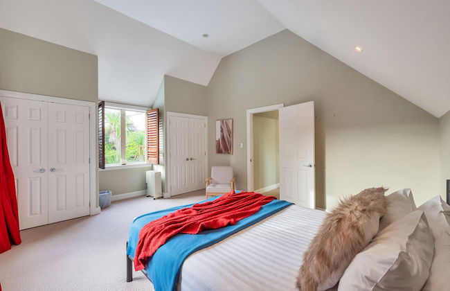 Castor Bay Home near Albany Sleeps 9 - Foto 7