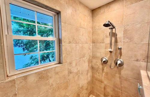 Spectacular Suttons Bay Stay - Game Room Kayaks Pizza Oven & More - Foto 73