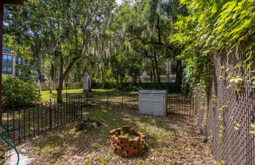 Luxury Retreat Just Steps from UF Main Campus - Foto 13