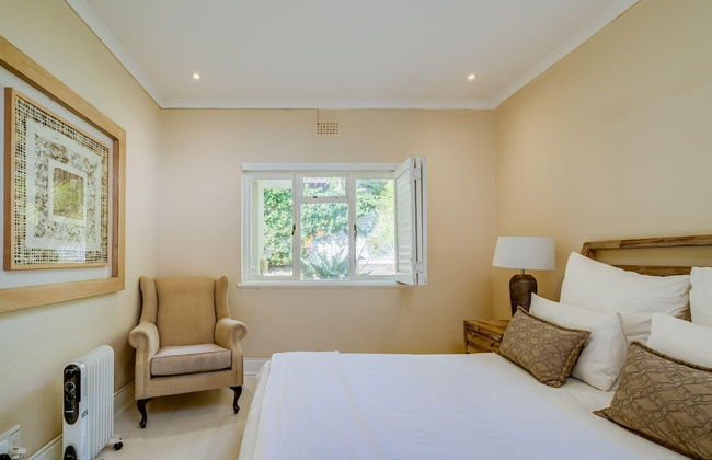 Beach-style Camps Bay Home w Pool Garden Barbados - Photo 27