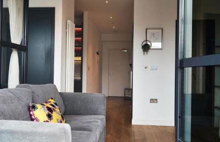 London City Island 1 Bedroom Luxury Apartments, Private Balcony - Photo 6