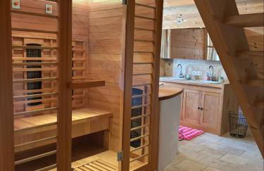 Glockenturm der Schlosskapelle von 1600 - Renaissance trifft auf die Gegenwart und beschert einen kunterbunten Urlaub für die ganze Familie mitten im Bayerischen Wald - Foto 21