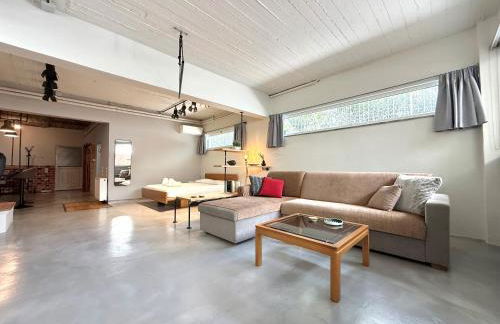 Industrial Studio with Patio - Foto 2