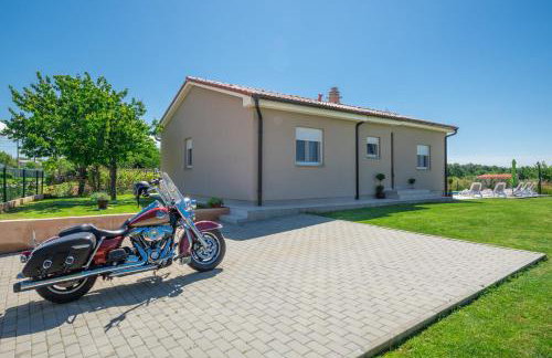 Family holiday house with private pool and playground - Foto 48