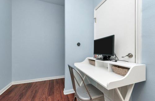 Summer Bliss 3BR Home, Walk to Beach Master Suite Sleeps 9 - Foto 40