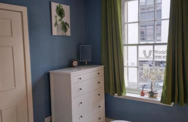 Cosy central 2 bedroom apartment - free parking - Foto 5