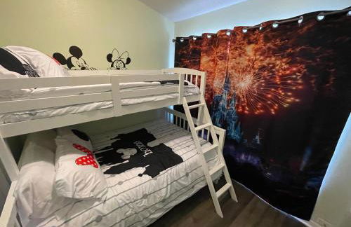 Fully Renovated, Quiet, Spacious Disney Themed Pool Home with Office - Foto 17