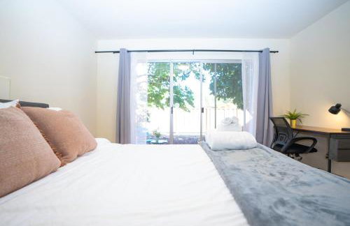 Central 3BR Home Steps from Castro St - Foto 21