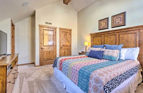 Ski-InandSki-Out Donnelly Townhome with Hot Tub! - Foto 14