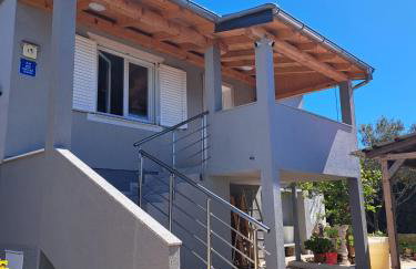 Robinzon kuća Niko - Photo 1