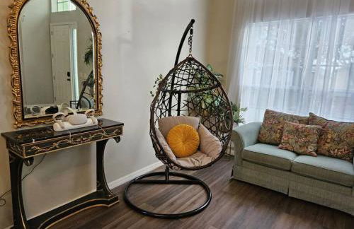 Maleficent's Disney's Jungle VR Retreat - Foto 1