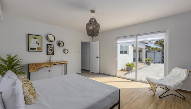 New 3BR 2BA With Huge Pool and Outdoor Area BBQ - Foto 3, Habitación