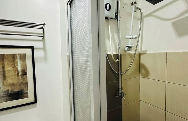 Taguig 1 Bedroom with Balcony Near Bgc - Photo 16