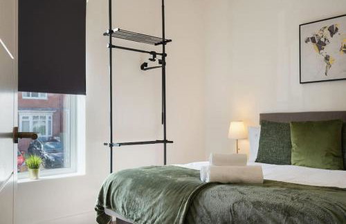 Beighton - 3 Bed Spacious Home with FREE Parking, Great for Groups & Families - Hosted by Stay Host Save - Foto 18