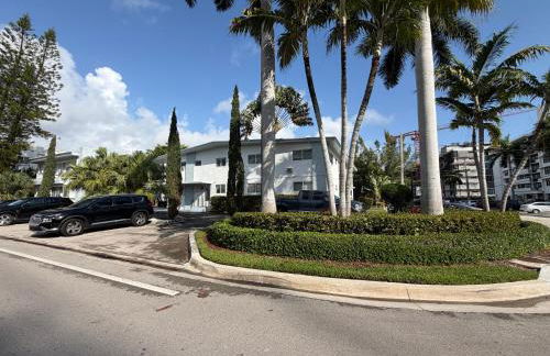 Bay Harbor Boutique Vacation Rental - Photo 4