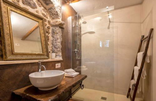 Esclusiva Dimora Storica nel cuore del Borgo Medievale---- Exclusive Historical House inside the Medieval Village - Foto 18