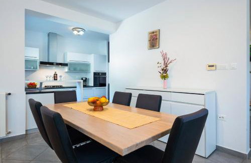 Holiday home in Šušnjevica with swimming pool - Photo 4