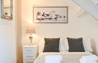 Modern Attic Studio Apartment with harbour views - Foto 3