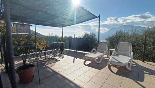 Appartamenti Casa Nina, lago,montagne, uliveti - Foto 3, sunbed