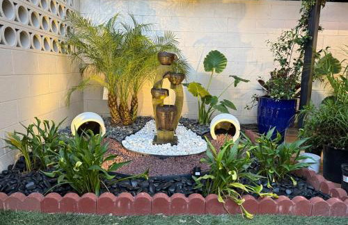 Modern Studio with Private Patio - Foto 23