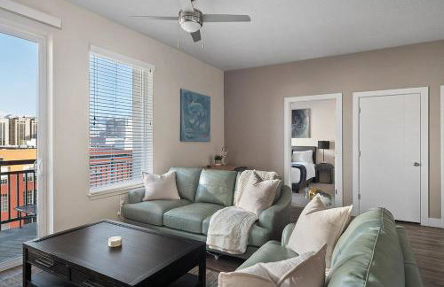 Convention Ctr - Stylish 2BD,2BA with Pool,Gym and Hot tub - Foto 12