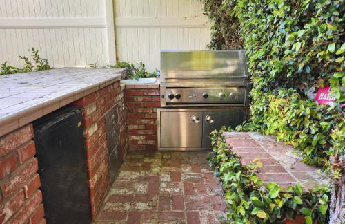 4 BR Encino Home w/ Amazing Yard, Near Everything - Foto 44