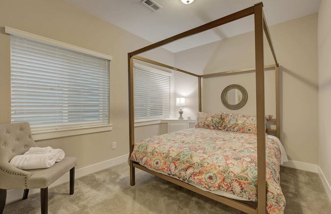 Marbella Lane Executive Townhome, 20 mins to Boulder - Photo 6