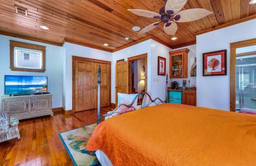 Riverfront Carrabelle Home with Furnished Patio! - Foto 17