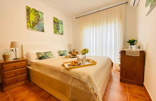 Golden Reddis - Photo 2