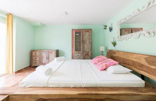 Classic Villa for 12- Pool, BBQ, big exterior area - Foto 41