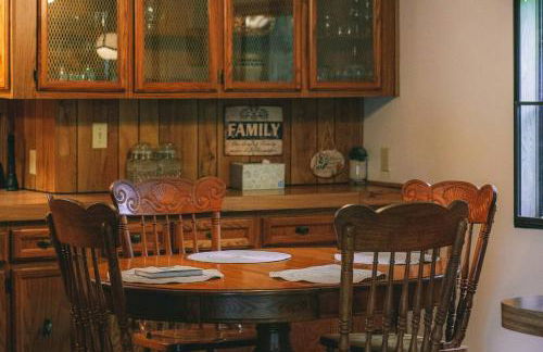 3BR waterfront lake house with dock, gazebo, boats - Foto 5